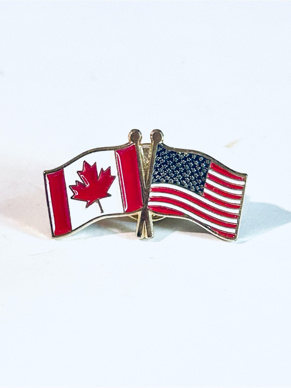 Canada & USA Crossed Flag Lapel‎ Pin - Red, White, Blue